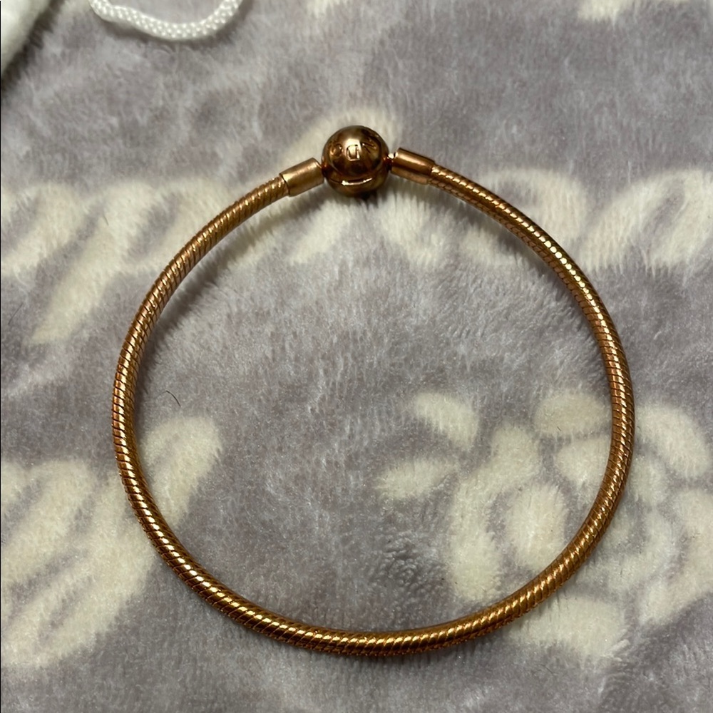 Pandora Rosegold charm bracelet - Picture 2 of 6